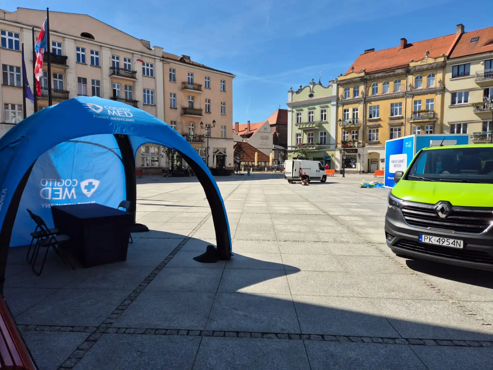 namioty na festynie medycznym